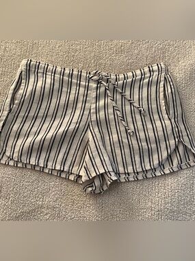 Brandy Melville Striped Drawstring Women’s Shorts